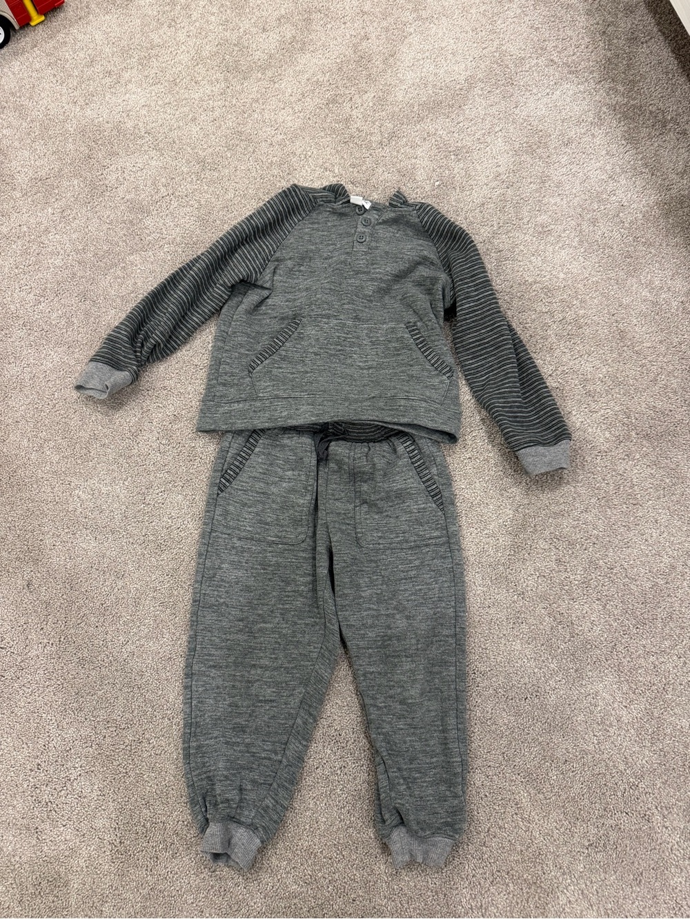 Boys Gray Two-Piece splendid swea Set - Cozy Heathered Top & Jogger Pants